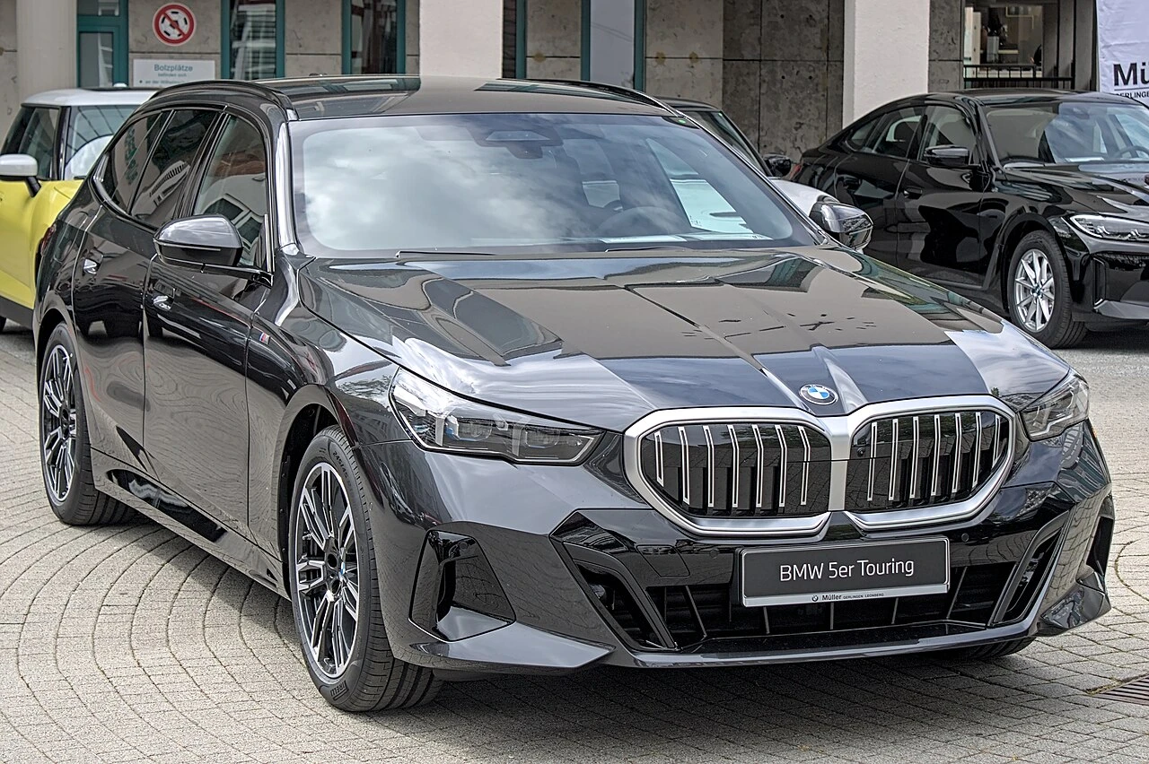 BMW 5 серии Touring в кузове G61