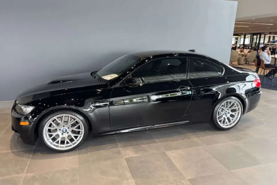 Капсула времени: BMW M3 E92 с пробегом 725 км снова на продаже