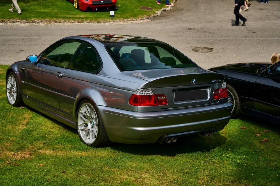 BMW скрывала секретный M3 CSL с V8 — и это мог быть лучший M3 в истории