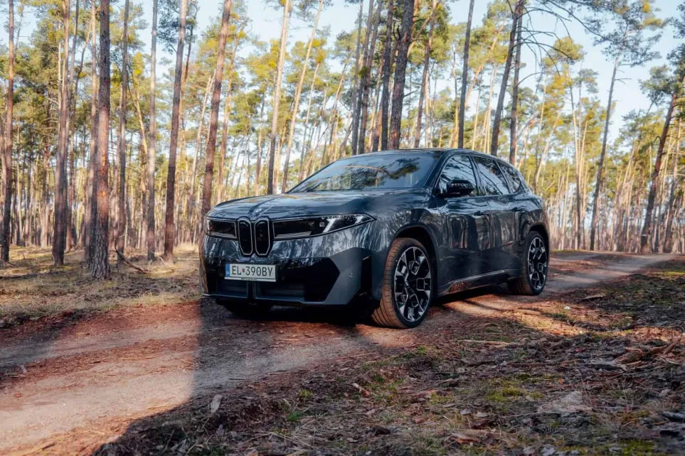 BMW iX3 почти за €90,000: когда опции стоят как половина машины