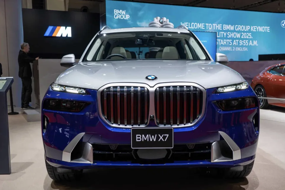 Японский эксклюзив: BMW X7 Nishiki Lounge с уникальной двухцветной окраской