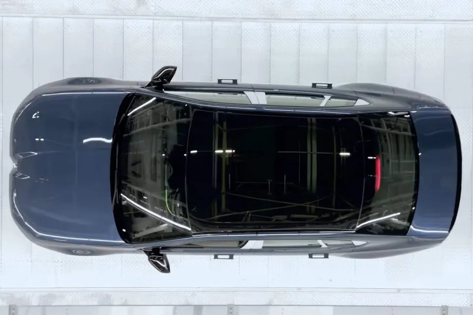 Новый BMW i3 Sedan получит панорамную крышу Skyroof — первый взгляд