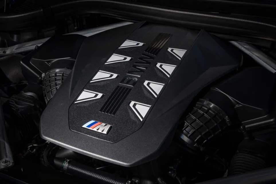 BMW X5 M нового поколения получит V8 и электроверсию. BMW меняет стратегию M