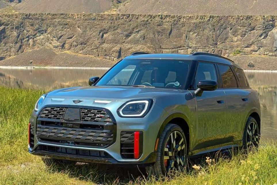 Продажи MINI в 2025 году: какой модельный ряд оказался самым популярным