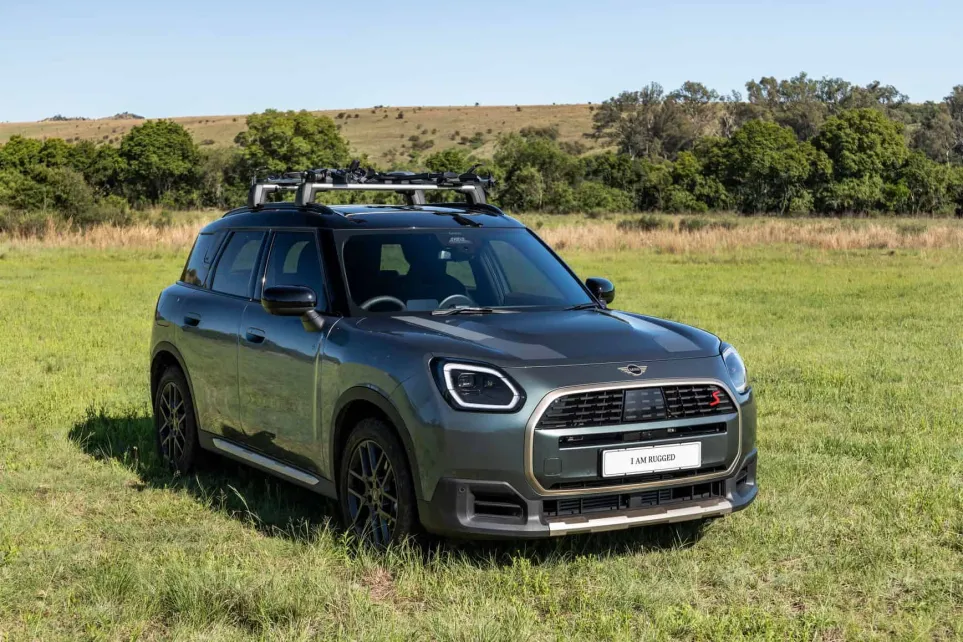 MINI готовит внедорожную версию Countryman: в линейке появится adventure-модификация
