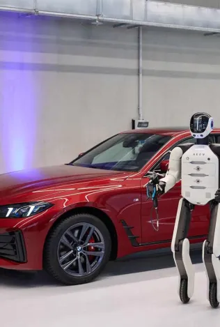 BMW впервые запускает гуманоидных роботов в Европе
