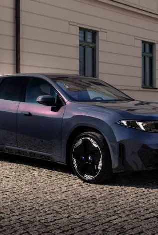 Новый BMW iX3 в цвете Polarized Grey: один из самых эффектных вариантов Neue Klasse