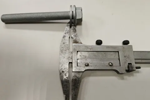 Болт с неспадающ.стопорным элементом Фото 3