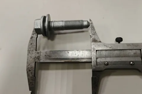 Болт с шестигранной головкой с шайбой Фото 1