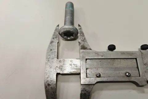 Винт со сферическим буртиком (M12x1,25x45ZNS3) Фото 3