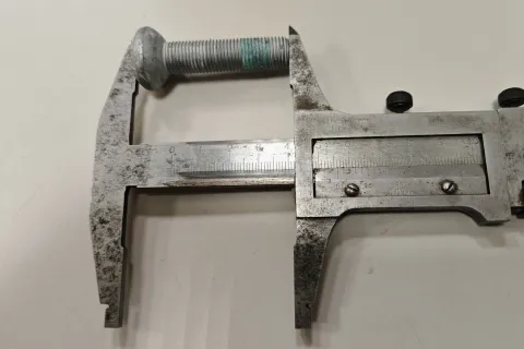 Винт со сферическим буртиком (M12x1,25x45ZNS3) Фото 1