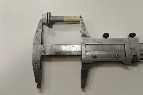 Болт с шестигранной головкой Фото 1