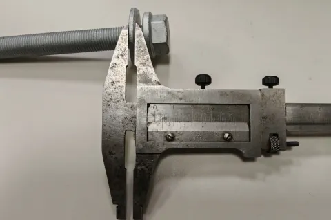 Болт с шестигранной головкой с шайбой Фото 3