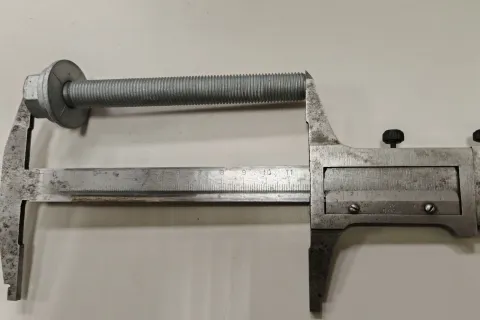 Болт с шестигранной головкой с шайбой Фото 1