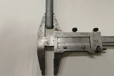 Болт с шестигранной головкой с шайбой Фото 2