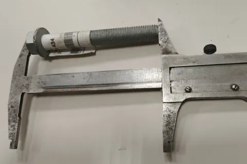 Болт с шестигранной головкой с фланцем Фото 1