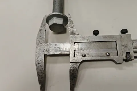 Болт с шестигранной головкой с шайбой Фото 3