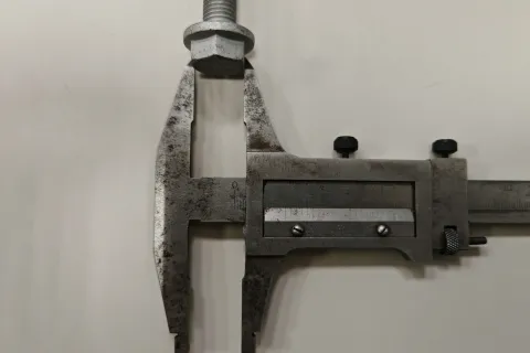 Болт с шестигранной головкой с фланцем Фото 3