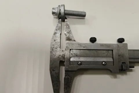 Болт с неспадающ.стопорным элементом ASA (M8x35 10,9) Фото 3