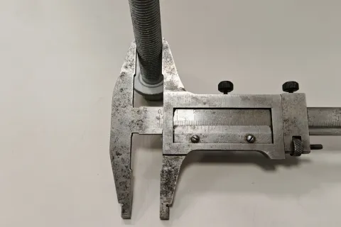 Болт с шестигранной головкой с шайбой Фото 2