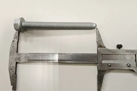 Болт с шестигранной головкой с фланцем Фото 1