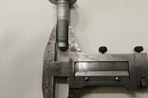 Болт с шестигранной головкой с шайбой Фото 2