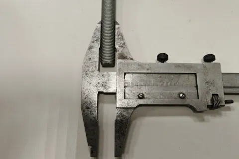 Болт с неспадающ.стопорным элементом Фото 2