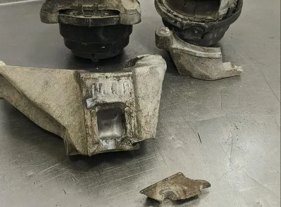 Замена подушек двигателя