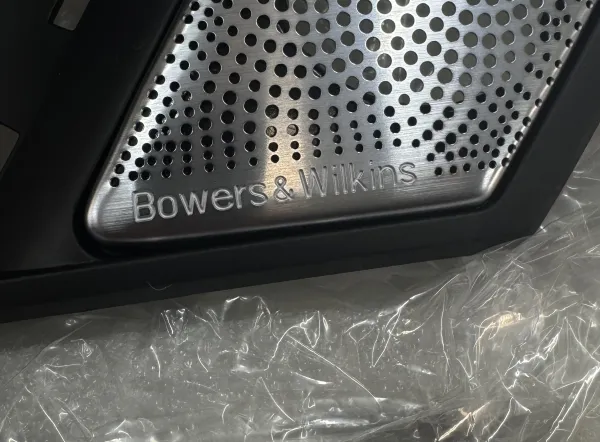 Установка сетки Bowers & Wilkins
